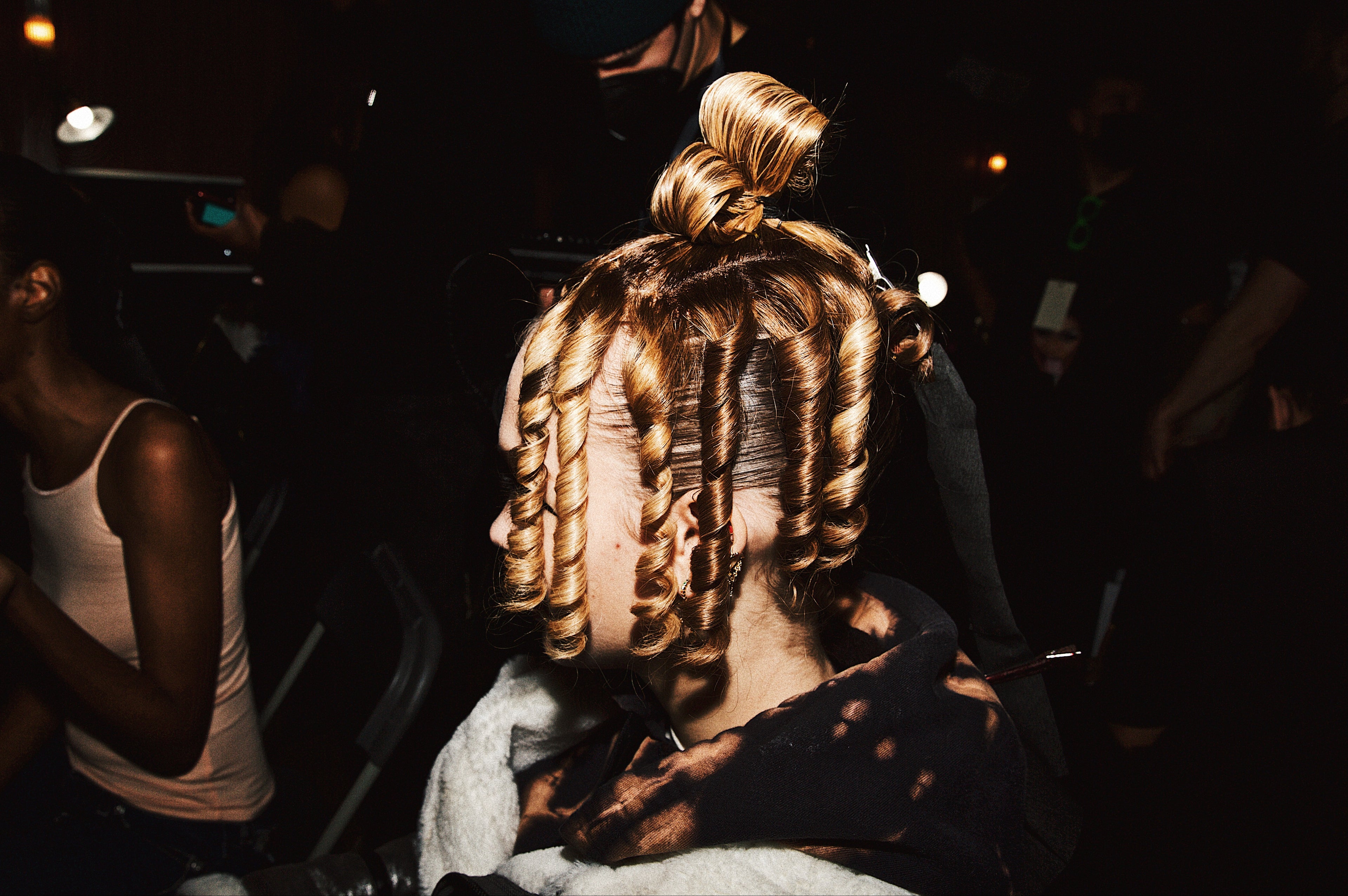 Load video: Saint Sintra Fall Winter 2022 Runway Video
